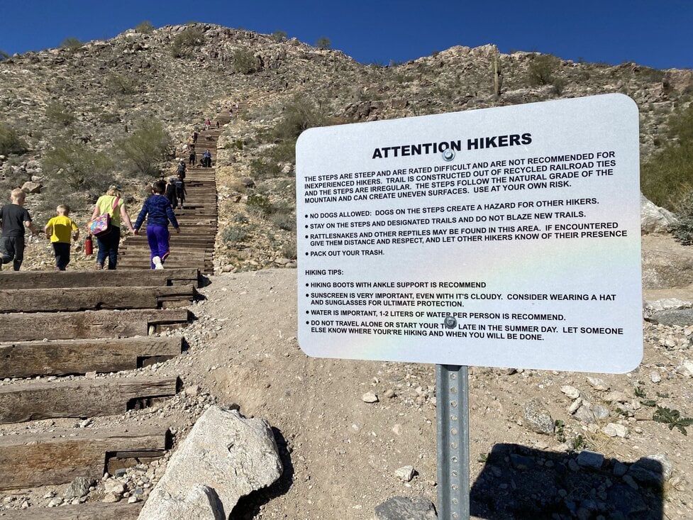レア45★ DETERMINATIONS / DOWN STAIRS ROCK Hiking the Victory Stairs, Verrado Stairs in Buckeye With Kids